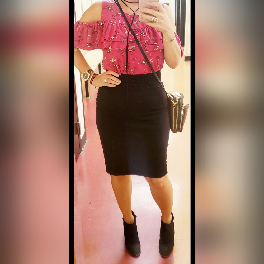 Lane Bryant Hot Pink Floral Cold-Shoulder Ruffle Top - Picture 2 of 4